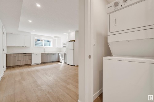 15822 100A Avenue, Edmonton, AB - Indoor Photo Showing Laundry Room