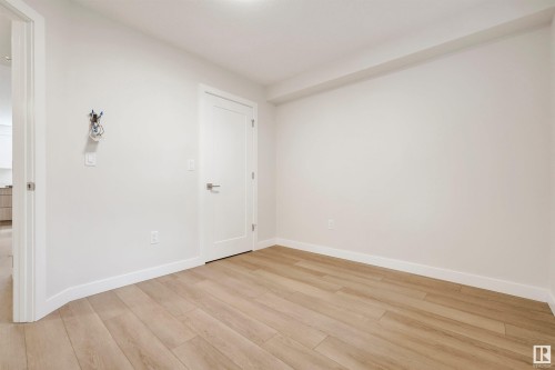 15822 100A Avenue, Edmonton, AB - Indoor Photo Showing Other Room