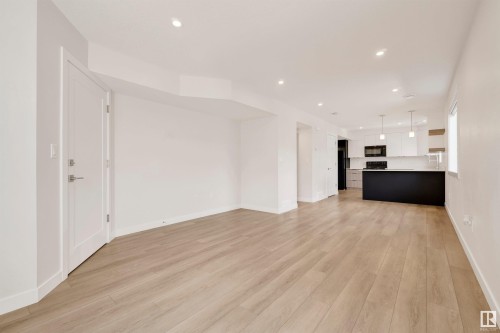 15822 100A Avenue, Edmonton, AB - Indoor Photo Showing Other Room