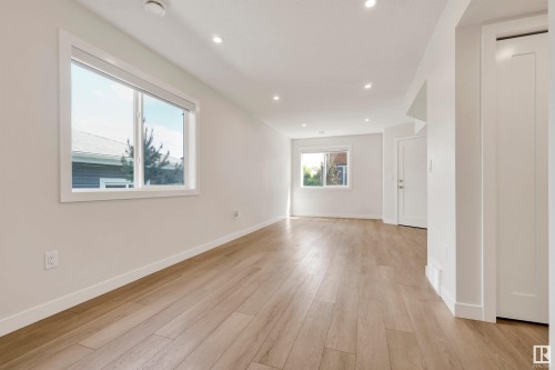 15822 100A Avenue, Edmonton, AB - Indoor Photo Showing Other Room