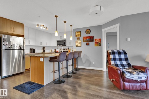 305 3670 139 Avenue, Edmonton, AB - Indoor Photo Showing Kitchen With Upgraded Kitchen
