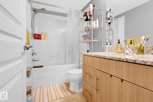 305 3670 139 Avenue, Edmonton, AB - Indoor Photo Showing Bathroom