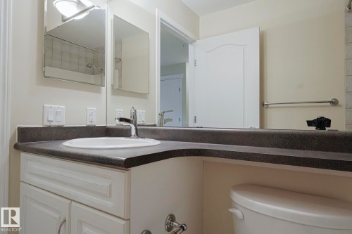 409 261 Youville Drive, Edmonton, AB - Indoor Photo Showing Bathroom