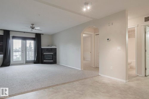 409 261 Youville Drive, Edmonton, AB - Indoor