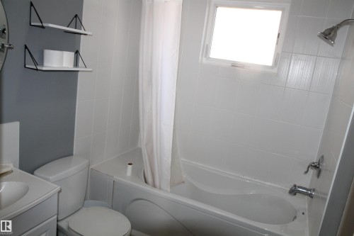 5114 52 Avenue, Elk Point, AB - Indoor Photo Showing Bathroom