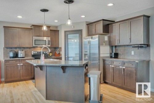628 Foxtail Lane, Sherwood Park, AB - Indoor Photo Showing Kitchen With Stainless Steel Kitchen With Upgraded Kitchen