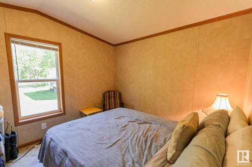 529 12002 Twp Rd 605, Rural St. Paul County, AB - Indoor Photo Showing Bedroom