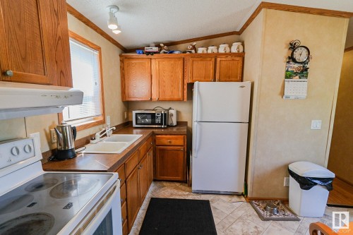 529 12002 Twp Rd 605, Rural St. Paul County, AB - Indoor Photo Showing Kitchen With Double Sink