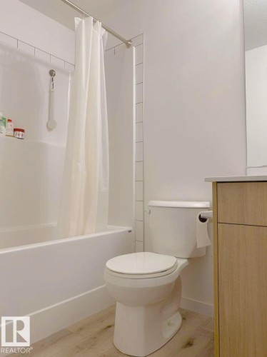202 860 Secord Boulevard, Edmonton, AB - Indoor Photo Showing Bathroom