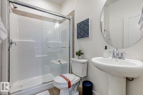 301 Juniper Cove, Leduc, AB - Indoor Photo Showing Bathroom