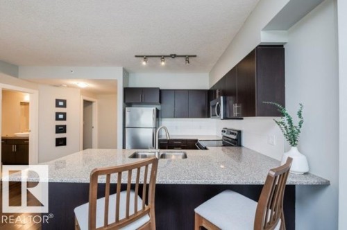 1705 10152 104 Street, Edmonton, AB - Indoor