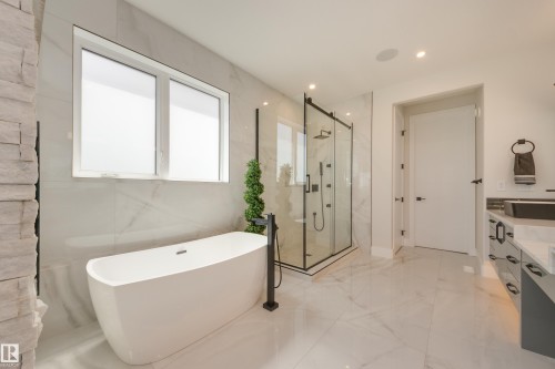 4111 Whispering River Dr. Drive Sw, Edmonton, AB - Indoor Photo Showing Bathroom