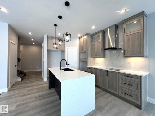 57 Wynn Road, Fort Saskatchewan, AB - Indoor Photo Showing Kitchen With Upgraded Kitchen