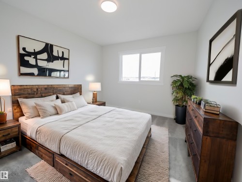 7139 177 Avenue, Edmonton, AB - Indoor Photo Showing Bedroom
