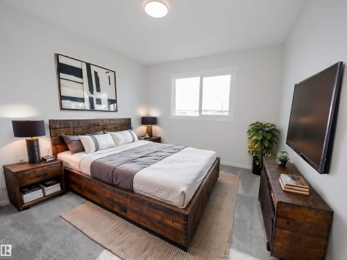 7139 177 Avenue, Edmonton, AB - Indoor Photo Showing Bedroom