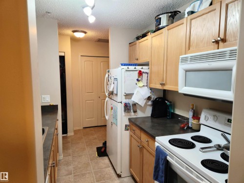 123 2098 Blackmud Creek Drive, Edmonton, AB - Indoor Photo Showing Kitchen