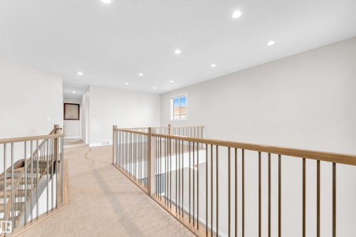 824 34 Avenue, Edmonton, AB - Indoor Photo Showing Other Room