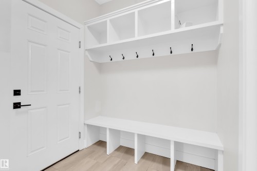 824 34 Avenue, Edmonton, AB - Indoor