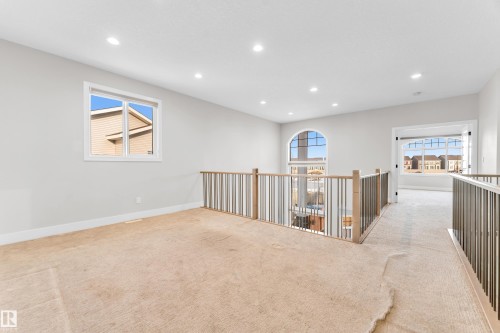 824 34 Avenue, Edmonton, AB - Indoor Photo Showing Other Room