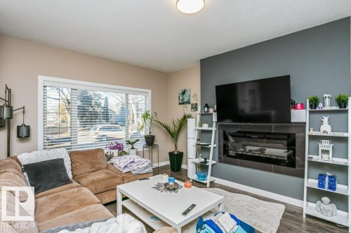 12219 101 Street, Edmonton, AB - Indoor Photo Showing Living Room