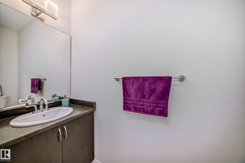 6035 Rosenthal Way, Edmonton, AB - Indoor Photo Showing Bathroom