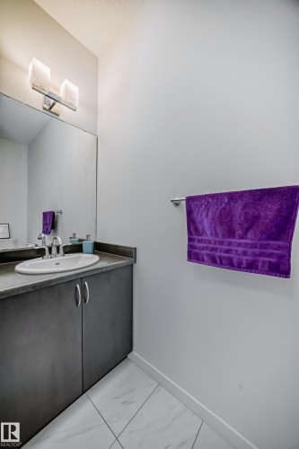 6035 Rosenthal Way, Edmonton, AB - Indoor Photo Showing Bathroom