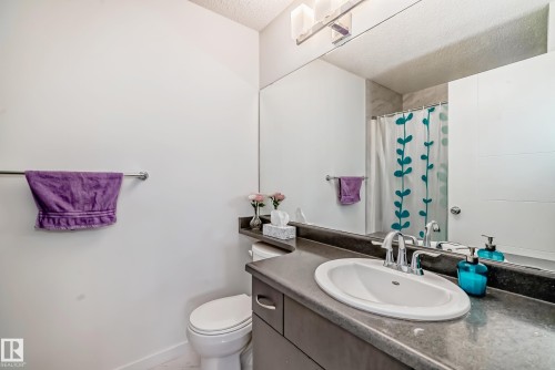 6035 Rosenthal Way, Edmonton, AB - Indoor Photo Showing Bathroom