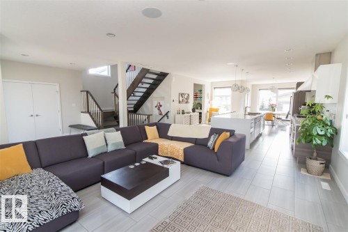 9104 83 Street, Edmonton, AB - Indoor Photo Showing Living Room