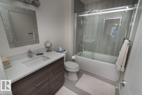 9104 83 Street, Edmonton, AB - Indoor Photo Showing Bathroom