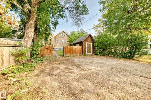 View of yard with an outbuilding - 12605 107 Avenue, Edmonton, AB - Outdoor