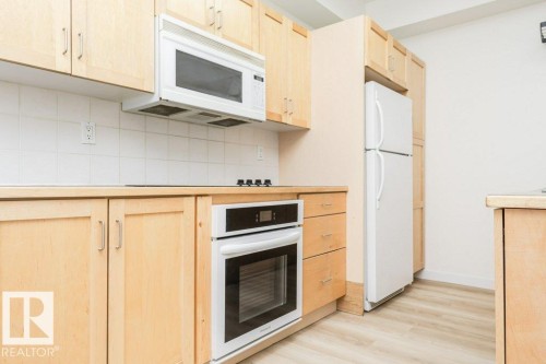 106 8619 111 Street, Edmonton, AB - Indoor Photo Showing Kitchen