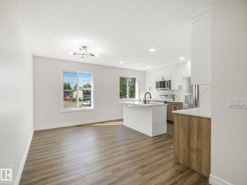 74 14621 121 Street, Edmonton, AB - Indoor Photo Showing Kitchen