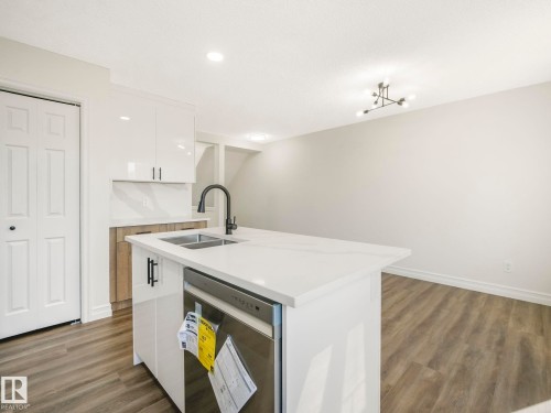 74 14621 121 Street, Edmonton, AB - Indoor Photo Showing Kitchen With Double Sink