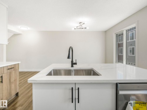 74 14621 121 Street, Edmonton, AB - Indoor Photo Showing Kitchen