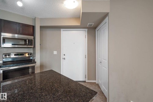 416 5370 Chappelle Road, Edmonton, AB - Indoor Photo Showing Kitchen