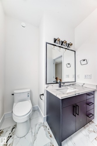 11442 125 Street, Edmonton, AB - Indoor Photo Showing Bathroom