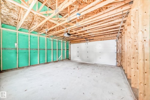 11442 125 Street, Edmonton, AB - Indoor Photo Showing Garage