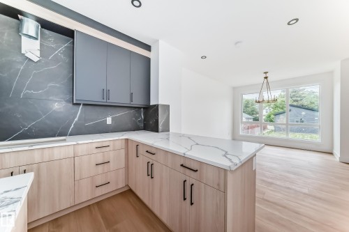 11442 125 Street, Edmonton, AB - Indoor Photo Showing Kitchen