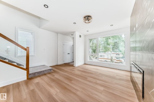 11442 125 Street, Edmonton, AB - Indoor Photo Showing Other Room
