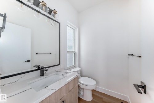 11442 125 Street, Edmonton, AB - Indoor Photo Showing Bathroom