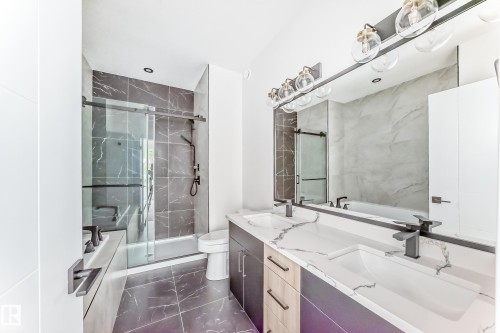 11442 125 Street, Edmonton, AB - Indoor Photo Showing Bathroom