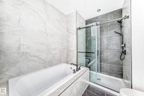 11442 125 Street, Edmonton, AB - Indoor Photo Showing Bathroom