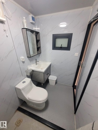 Sw;5;70;20 West Of 4, Calling Lake, AB - Indoor Photo Showing Bathroom