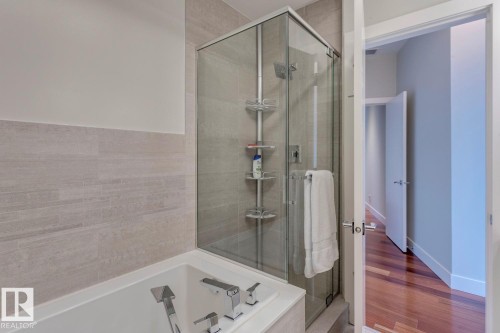 3001 11969 Jasper Avenue, Edmonton, AB - Indoor Photo Showing Bathroom