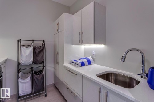 3001 11969 Jasper Avenue, Edmonton, AB - Indoor Photo Showing Kitchen