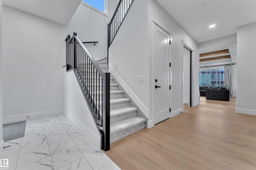 2029 13A Avenue, Edmonton, AB - Indoor Photo Showing Other Room