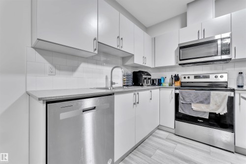 2029 13A Avenue, Edmonton, AB - Indoor Photo Showing Kitchen