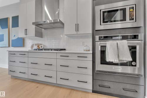 2029 13A Avenue, Edmonton, AB - Indoor Photo Showing Kitchen