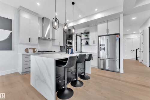 2029 13A Avenue, Edmonton, AB - Indoor Photo Showing Kitchen With Upgraded Kitchen