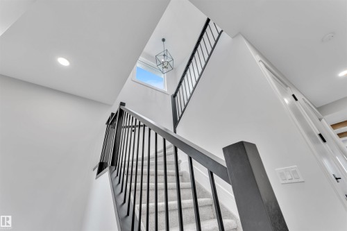 2029 13A Avenue, Edmonton, AB - Indoor Photo Showing Other Room